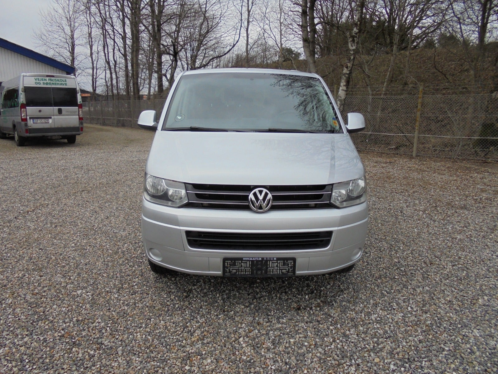 Sølv VW Caravelle fra 2015