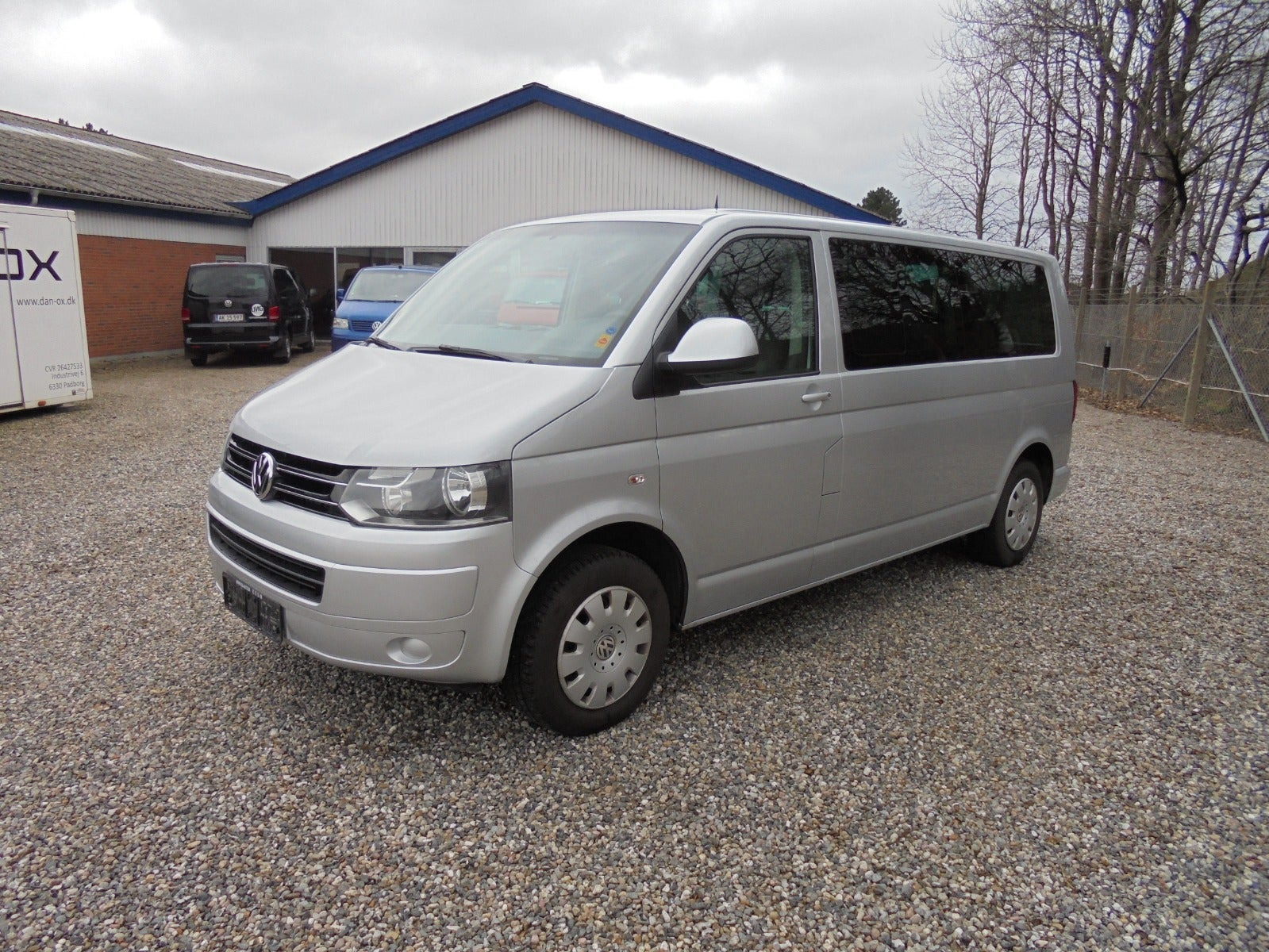 Sølv VW Caravelle fra 2015