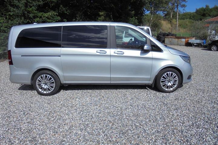 Sølv Mercedes V220 d fra 2015