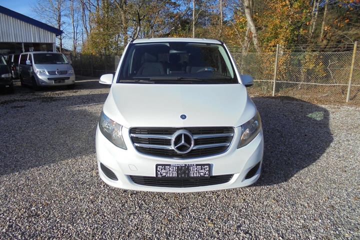 Hvid Mercedes V220 d fra 2016