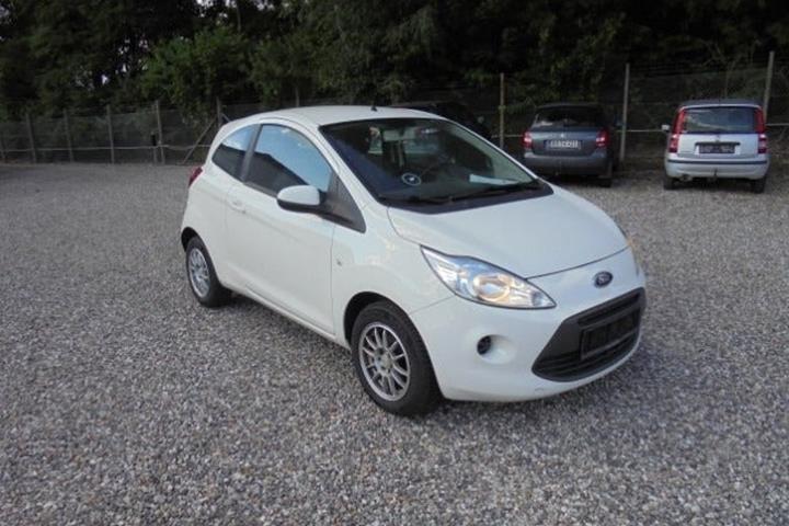 Hvid Ford Ka fra 2014 set udefra