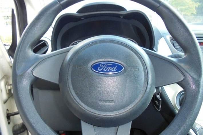 Hvid Ford Ka fra 2014