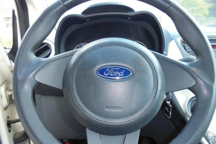 Hvid Ford Ka fra 2014