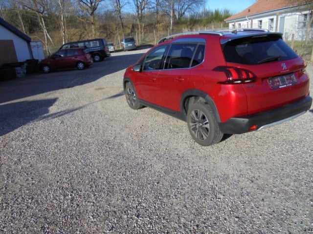 Grå Peugeot 2008 fra 2019