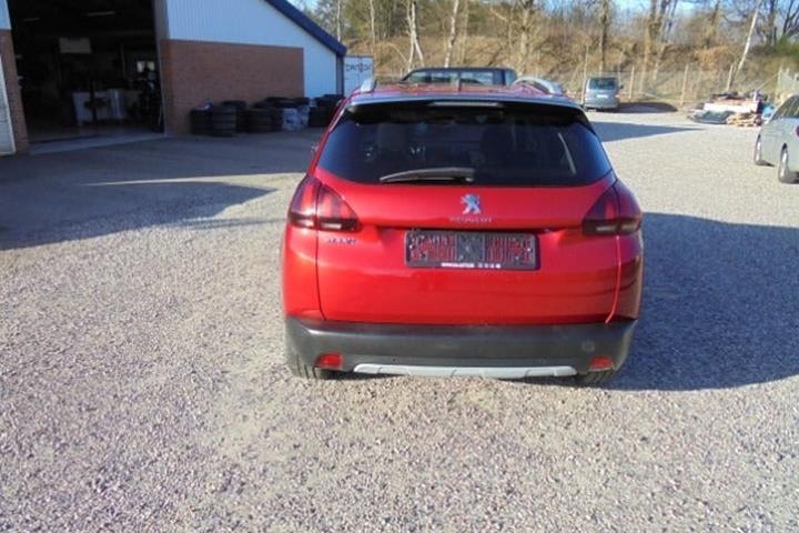 Grå Peugeot 2008 fra 2019
