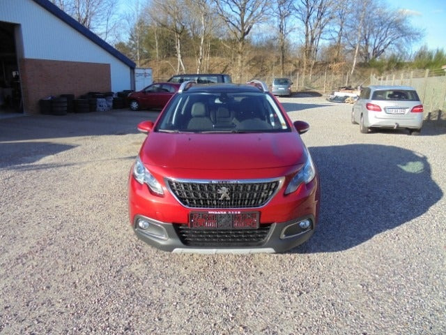 Grå Peugeot 2008 fra 2019