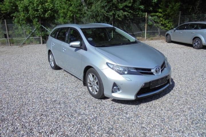 Sølv Toyota Auris fra 2014
