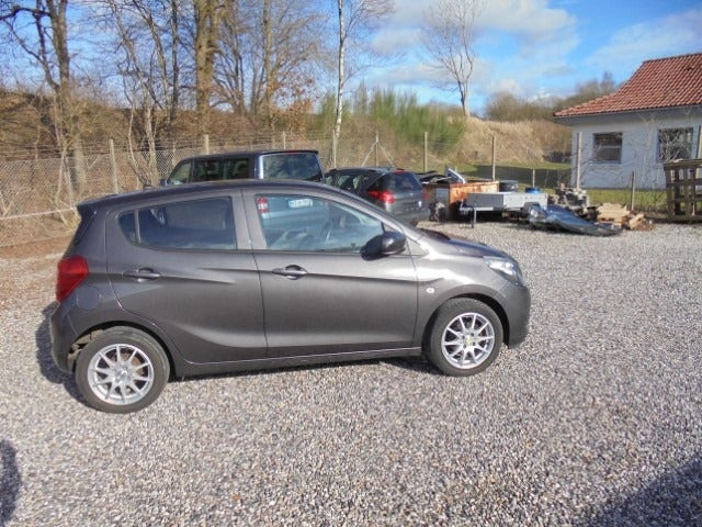 Grå Opel Karl fra 2016
