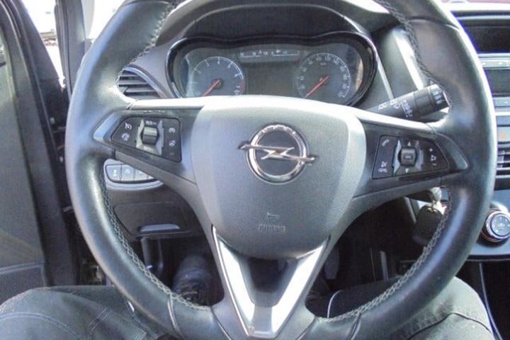 Grå Opel Karl fra 2016