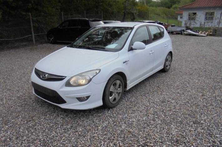 Hvid Hyundai i30 fra 2010