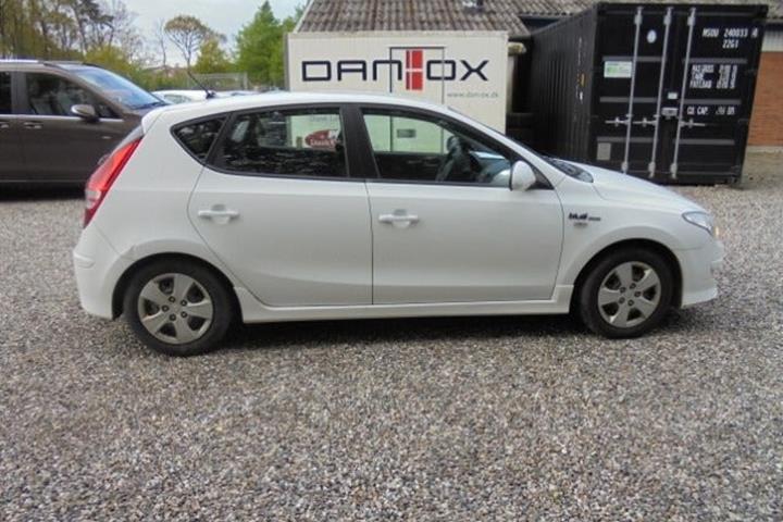 Hvid Hyundai i30 fra 2010