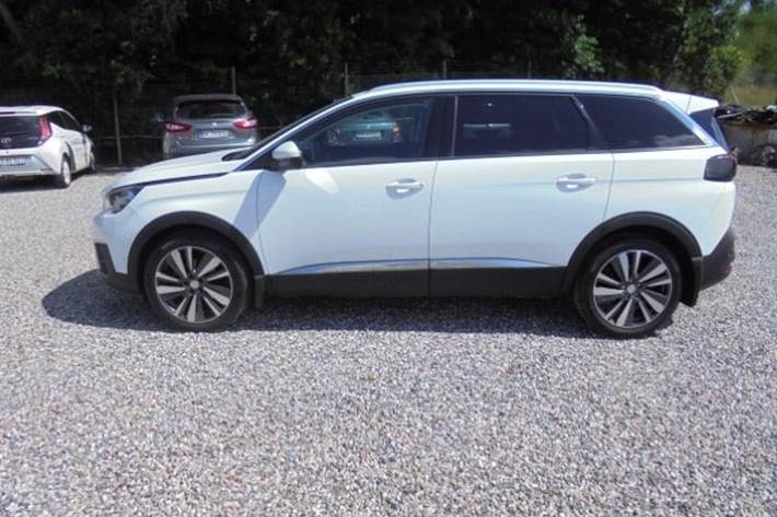 Hvid Peugeot 5008 fra 2018
