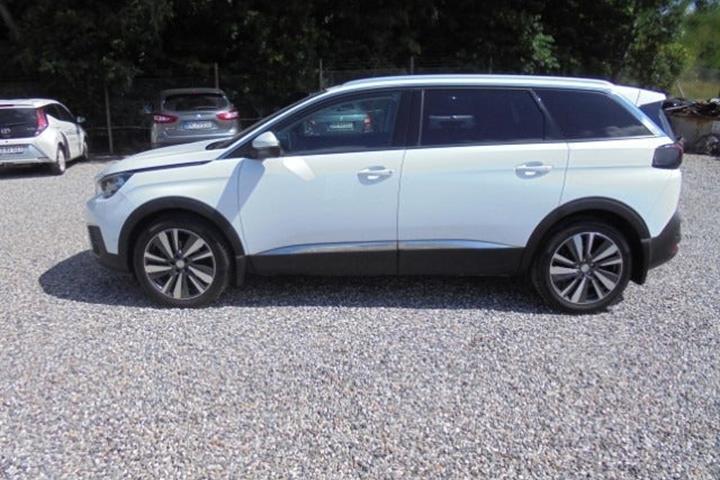 Hvid Peugeot 5008 fra 2018