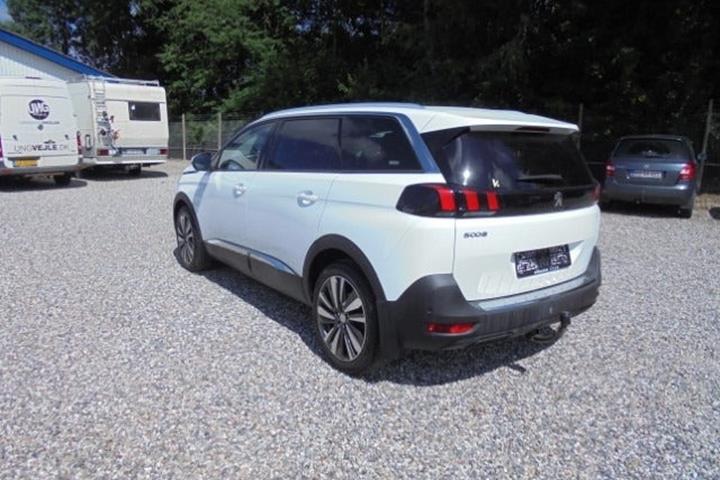 Hvid Peugeot 5008 fra 2018
