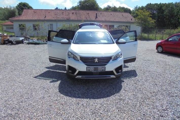 Hvid Peugeot 5008 fra 2018
