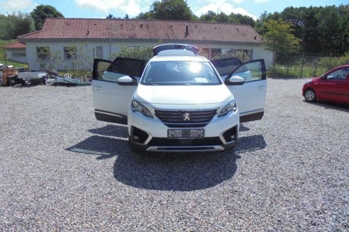 Hvid Peugeot 5008 fra 2018