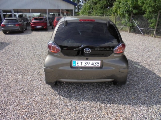 Bronze Toyota Aygo fra 2013