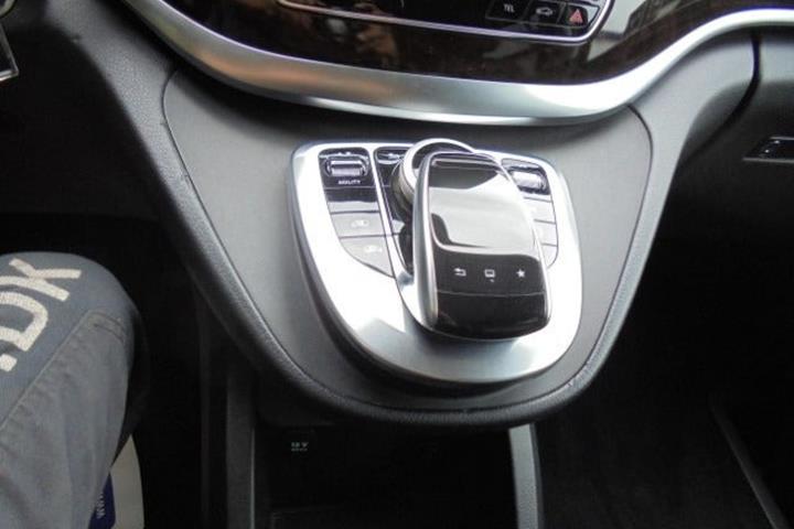 Brun Mercedes V250 d fra 2015
