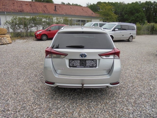 Sølv Toyota Auris fra 2017