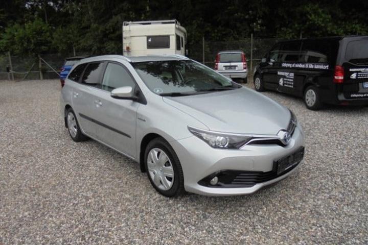 Sølv Toyota Auris fra 2017