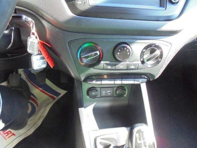 Sølv Hyundai i20 fra 2020