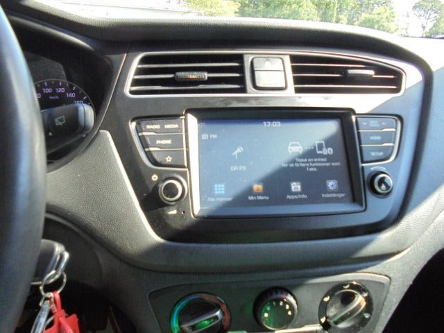 Sølv Hyundai i20 fra 2020