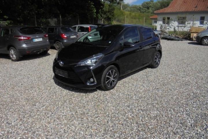 Sort Toyota Yaris fra 2019 set udefra