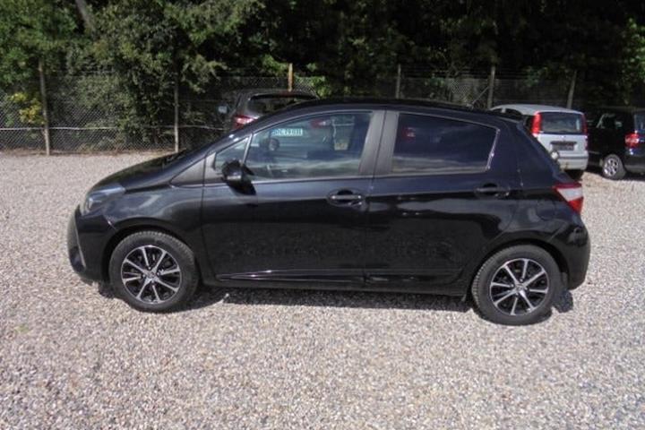 Sort Toyota Yaris fra 2019