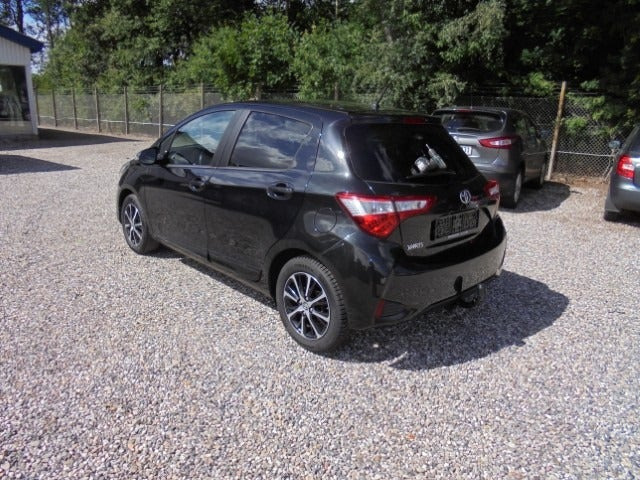 Sort Toyota Yaris fra 2019