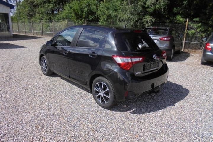 Sort Toyota Yaris fra 2019