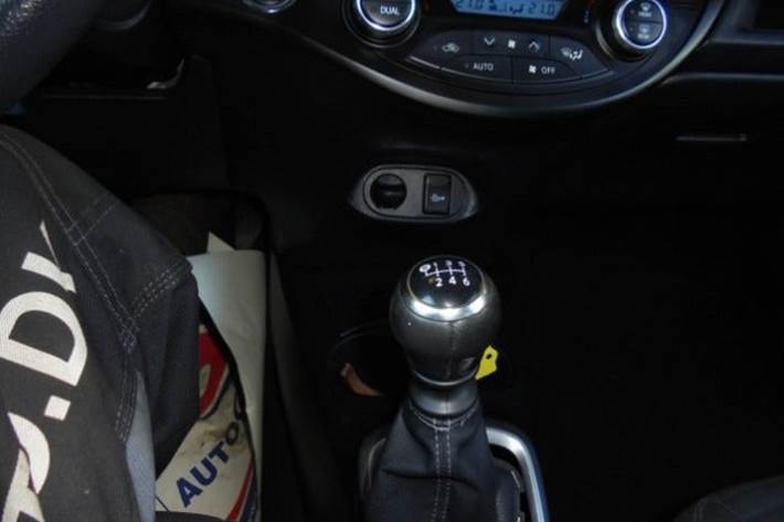 Sort Toyota Yaris fra 2019