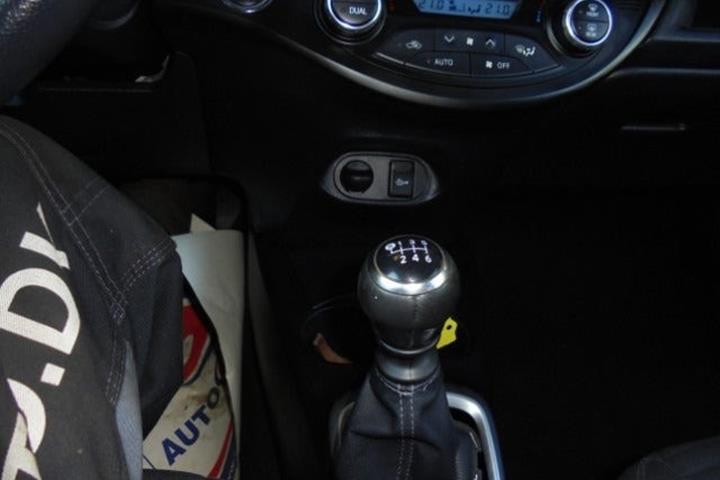 Sort Toyota Yaris fra 2019