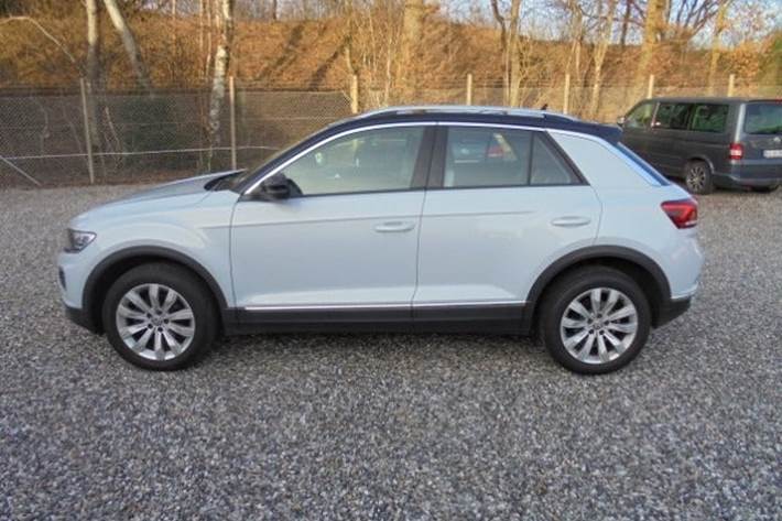 Beige VW T-Roc fra 2020