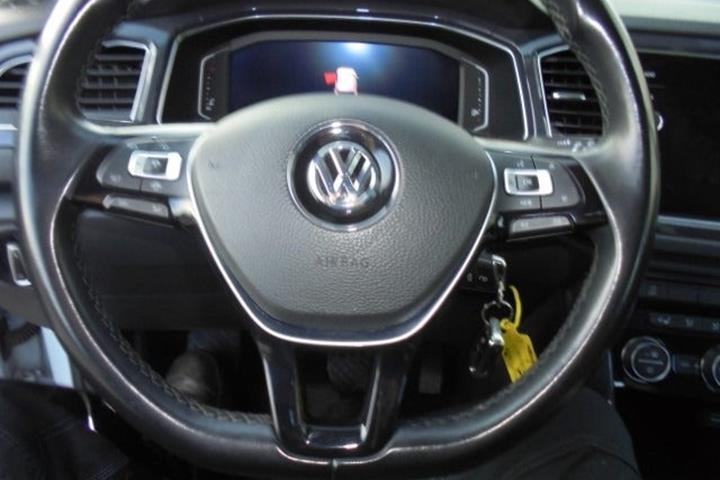 Beige VW T-Roc fra 2020