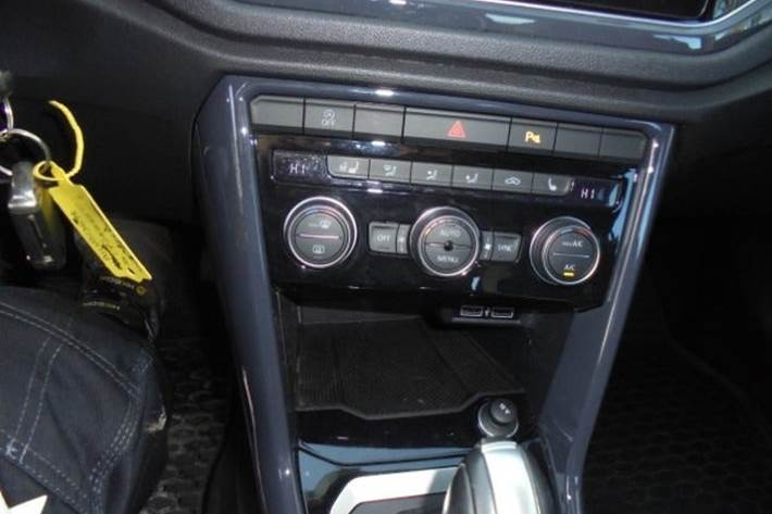 Beige VW T-Roc fra 2020