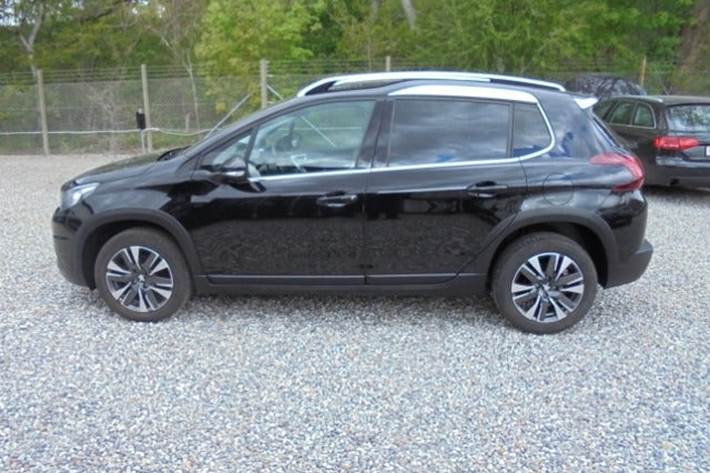 Sort Peugeot 2008 fra 2017