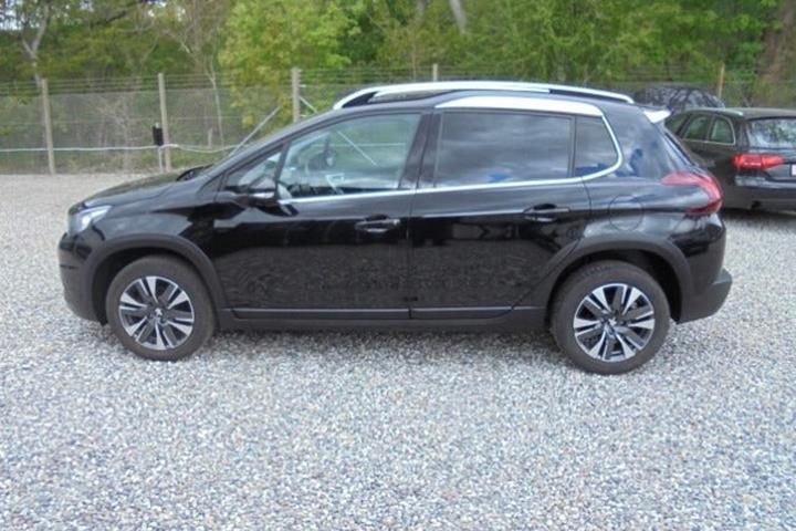 Sort Peugeot 2008 fra 2017