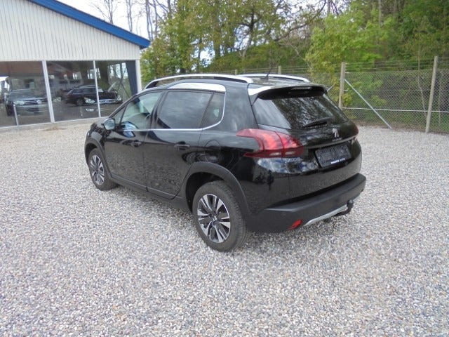 Sort Peugeot 2008 fra 2017
