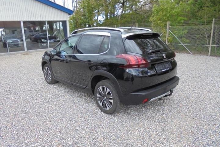 Sort Peugeot 2008 fra 2017