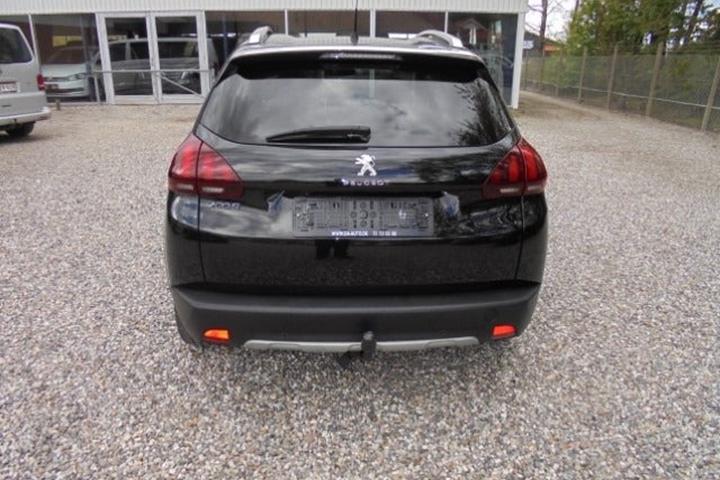 Sort Peugeot 2008 fra 2017