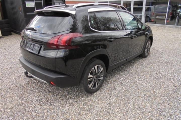 Sort Peugeot 2008 fra 2017