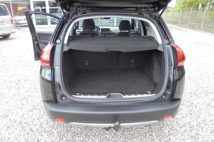 Sort Peugeot 2008 fra 2017