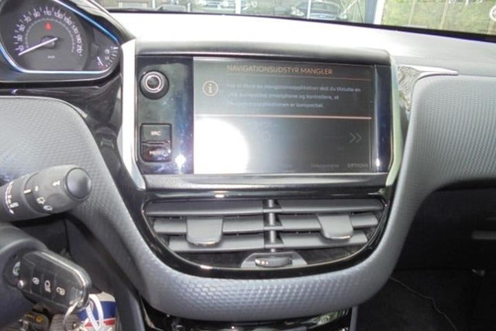 Sort Peugeot 2008 fra 2017