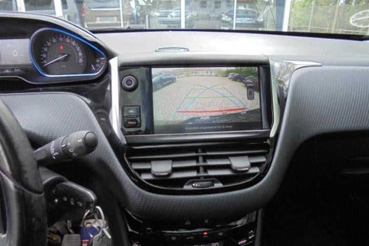 Sort Peugeot 2008 fra 2017