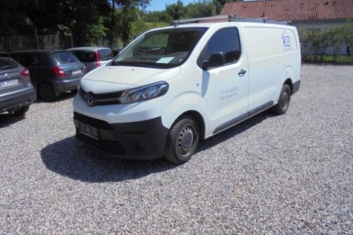 Hvid Toyota ProAce fra 2017