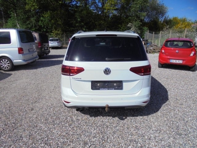 Hvid VW Touran fra 2018
