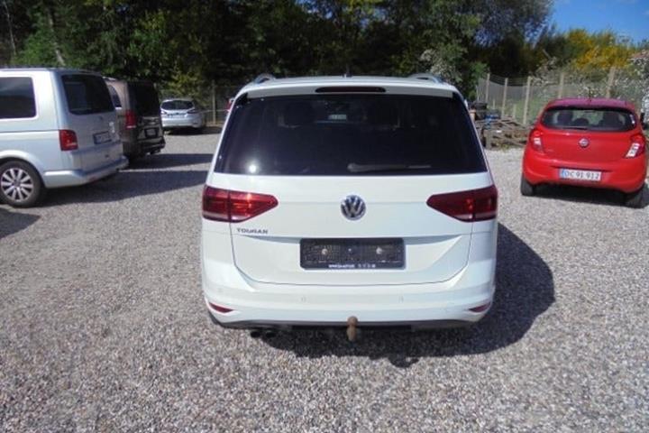 Hvid VW Touran fra 2018