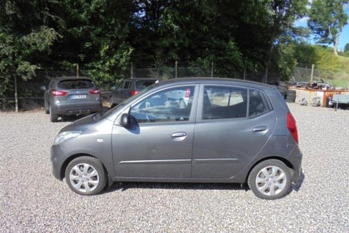 Grå Hyundai i10 fra 2013
