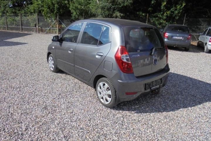 Grå Hyundai i10 fra 2013