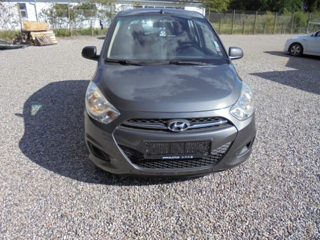 Grå Hyundai i10 fra 2013